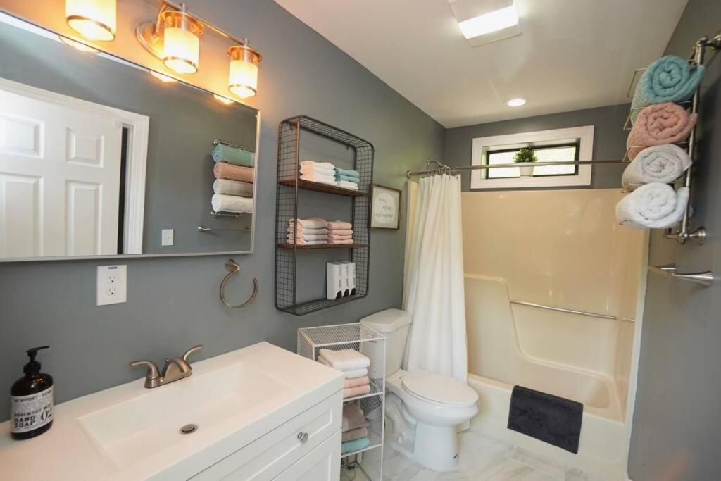 A Gorgeous Home, 5br-2bt, Perfect For Your Family! Chalet *
