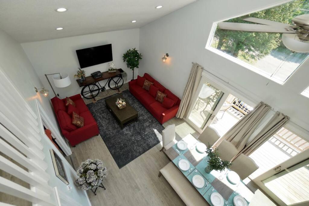 A Gorgeous Home, 5br-2bt, Perfect For Your Family! *